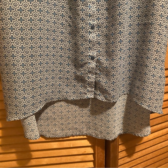 H&M Blue, Gold & Black Graphic Design Chiffon Sleeveless High Low Top - Picture 9 of 12